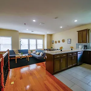Apartment Pleasing 3br Apt, Mins To Nyc, Jersey City